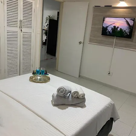Habitación Oliva Con Baño Compartido Cerca Al Aeropuerto * Cartagena
